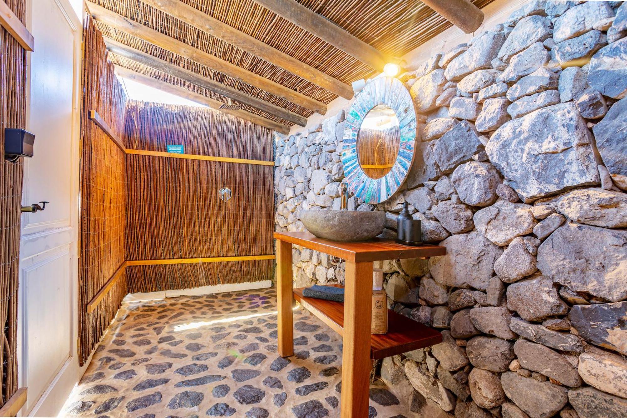 Finca De Arrieta Village - Yurts And Stone Cottages - Shared Pool - Walking Distance To Arrieta Beach - Eco Friendly Tabayesco Exteriör bild