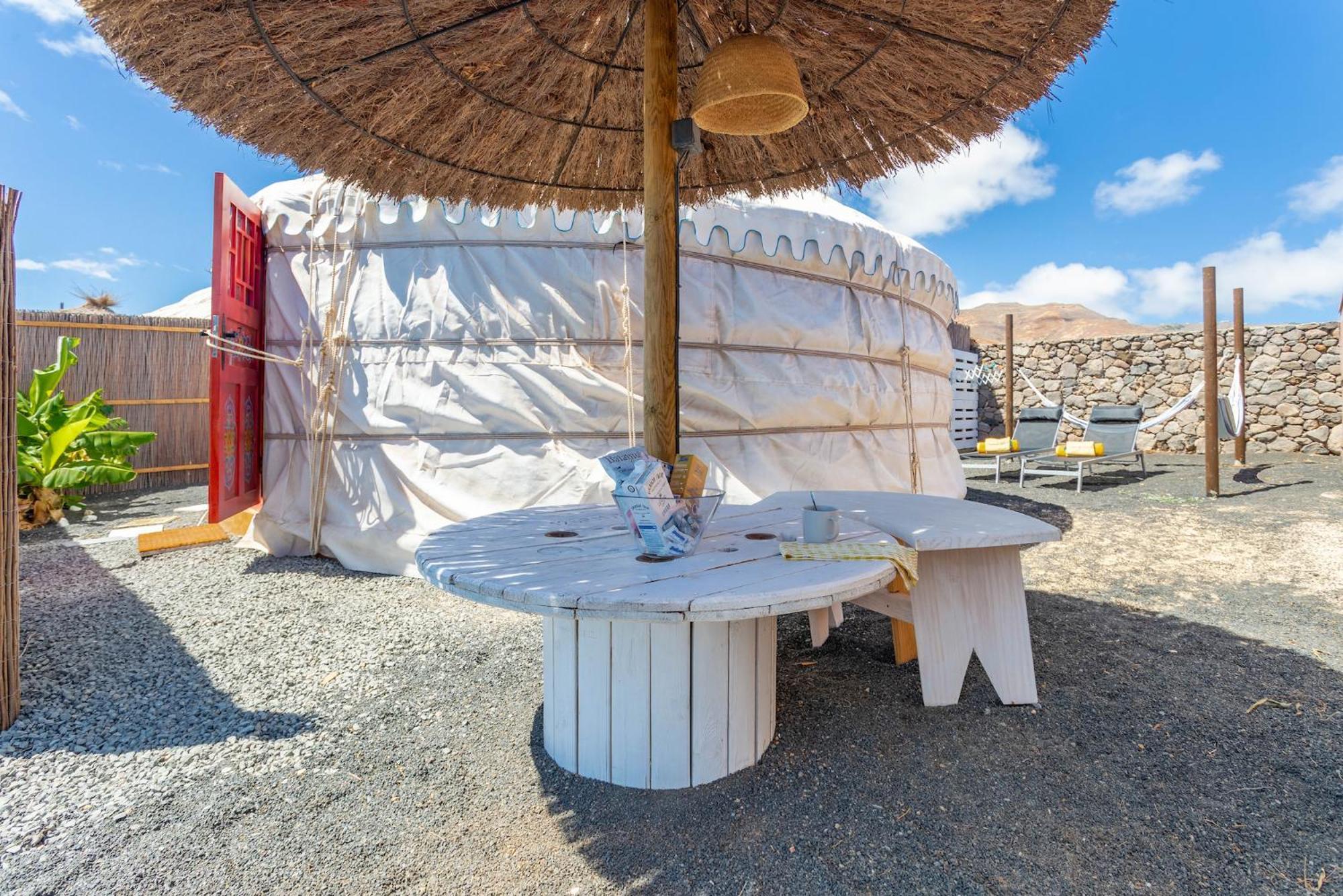 Finca De Arrieta Village - Yurts And Stone Cottages - Shared Pool - Walking Distance To Arrieta Beach - Eco Friendly Tabayesco Exteriör bild