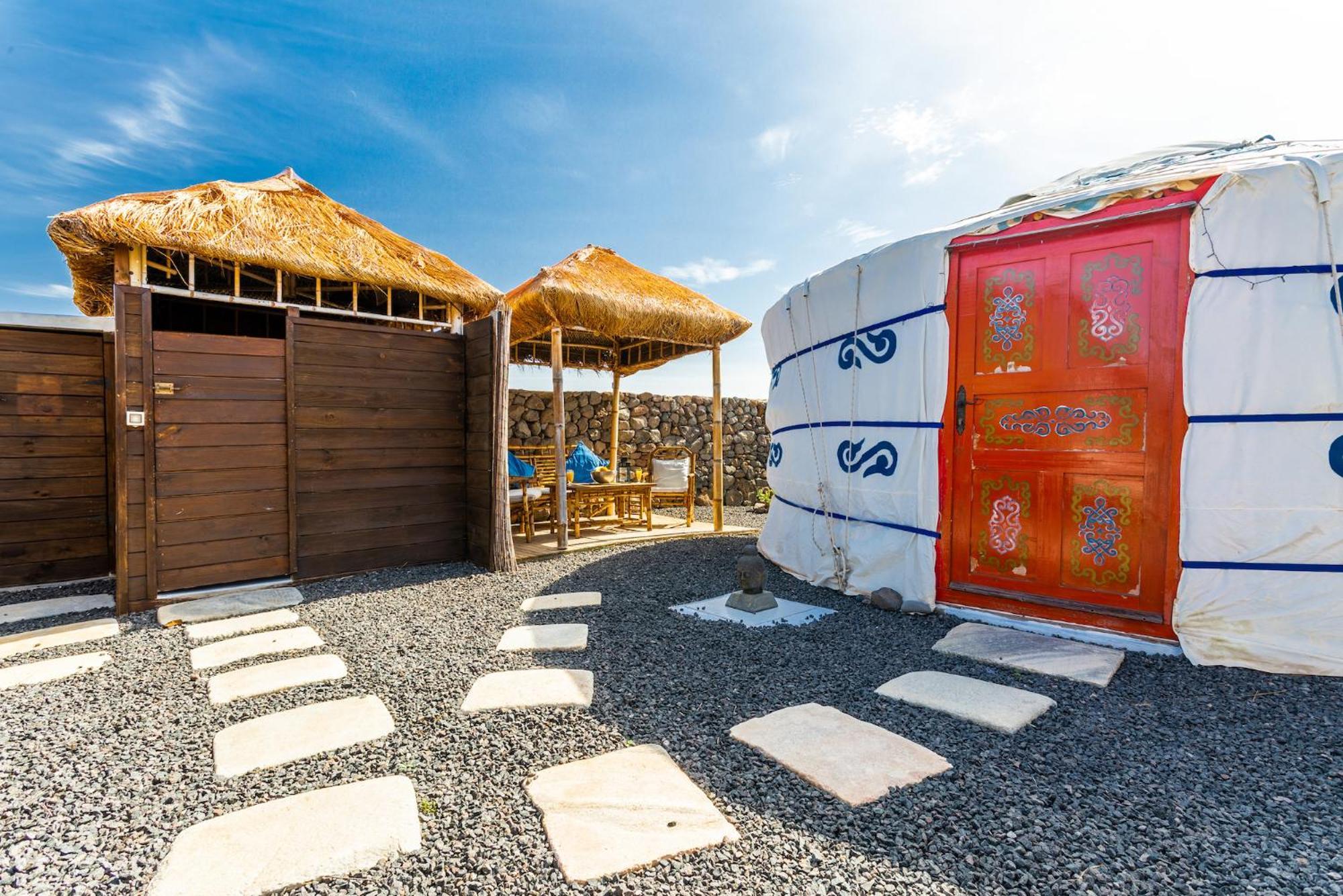 Finca De Arrieta Village - Yurts And Stone Cottages - Shared Pool - Walking Distance To Arrieta Beach - Eco Friendly Tabayesco Exteriör bild