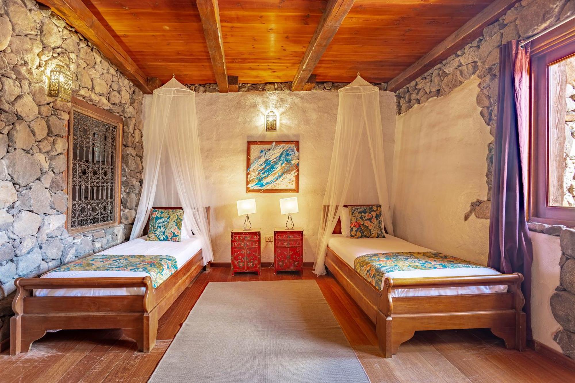 Finca De Arrieta Village - Yurts And Stone Cottages - Shared Pool - Walking Distance To Arrieta Beach - Eco Friendly Tabayesco Exteriör bild