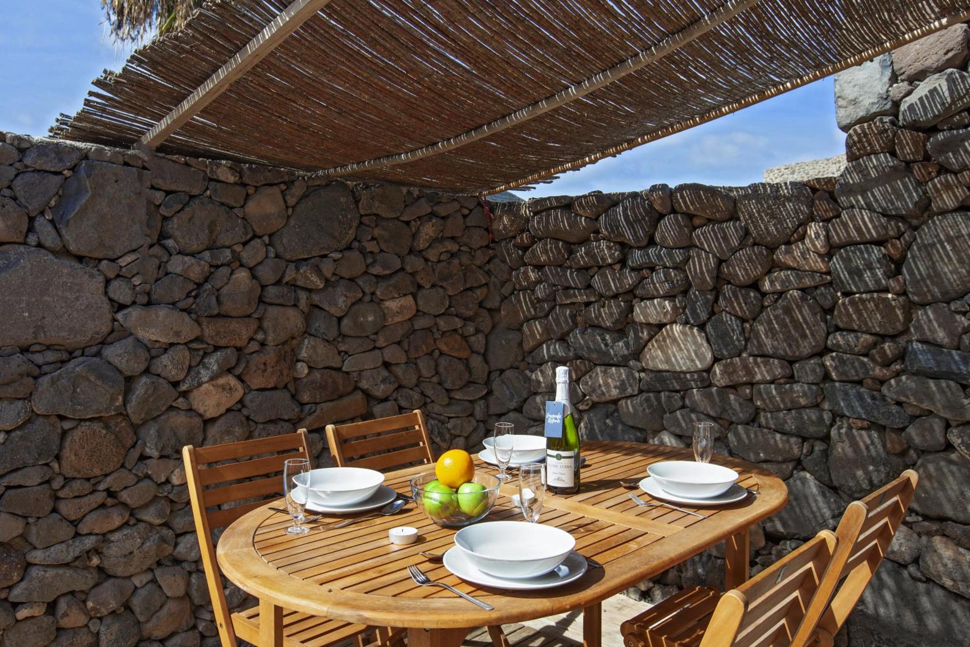 Finca De Arrieta Village - Yurts And Stone Cottages - Shared Pool - Walking Distance To Arrieta Beach - Eco Friendly Tabayesco Rum bild